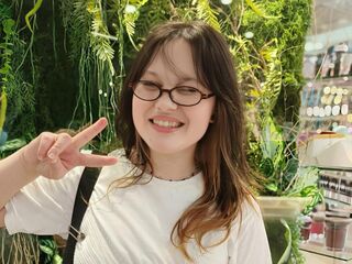 topless camgirl FayLawley