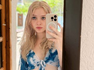girl cam nude JuneLane