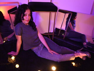 live strip tease show KyaraLux