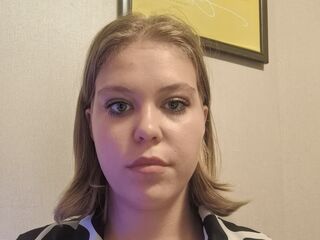 fingering girl chatroom SaturninaLeavitt