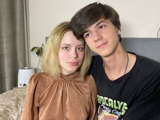 camcouple live porn cam AshleyandBridget