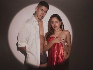 hot live cam couple sex AuroraAndJordan