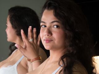 girl shaving pussy AliceMorellli