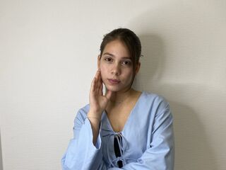 naughty camgirl picture AlishiaCowlin