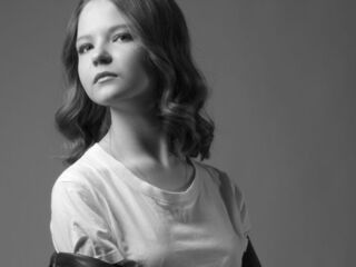 camgirl playing with sextoy AlissaDelpiano