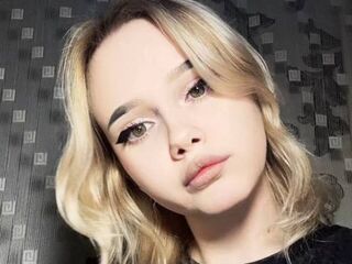 live webcam girl AlmaLonabaugh