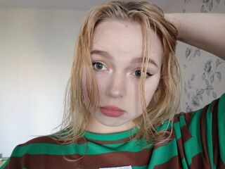 camgirl masturbating with vibrator AlodieFairfax