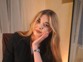 camslut naked AlonaYouell