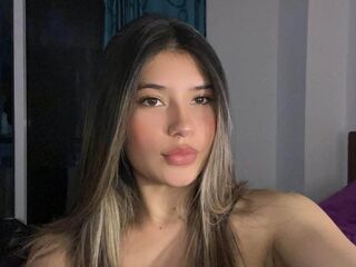 free webcam chat room AmberEgan