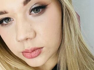 naughty cam girl masturbating with dildo AminaDigges