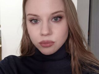 naughty camgirl masturbating with vibrator AngelicaKelly