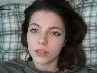 camgirl masturbating with dildo AntoinetteCurtis