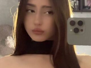 adult liveshow BellaJersiquins
