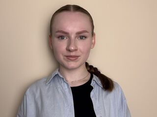 hot cam show BettyannGrenon