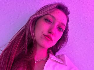 naked camgirl masturbating BrandieBeninati
