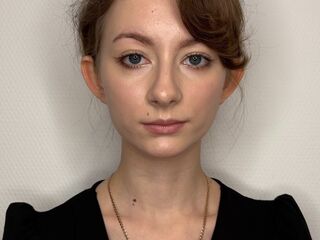 live sexshow CandiKays