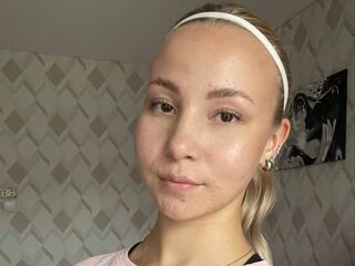 naked camgirl CatrinaWakley