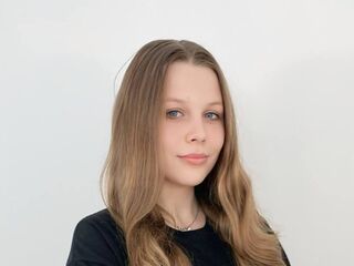 girl cam live ChristianeSivie