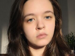 free jasmin webcam CorneliaAdling