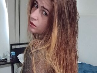 masturbating camgirl DelilahCalabrese
