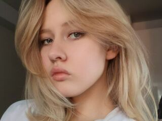 naked girl with webcam masturbating with sextoy DennyDucote