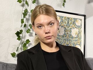 girl porn webcam DonellaAndra