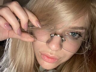 hot naked camgirl ElwynaCreason