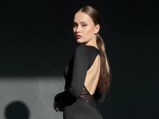 camgirl masturbating EmilyGiffin