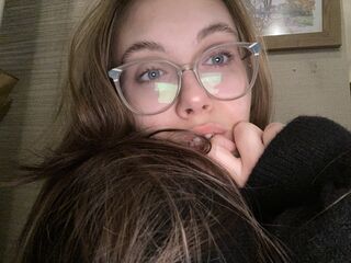 naughty camgirl fingering shaved pussy EmilyLoven