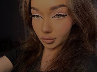 girl chat room GhislainePerot