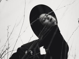 camgirl masturbating with vibrator HelismaAbramss