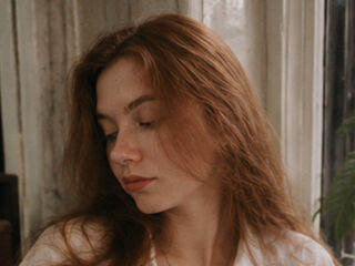 camwhore masturbating with dildo HermineHerl