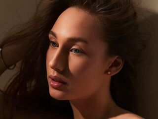 camslut spreading pussy IlseSchain