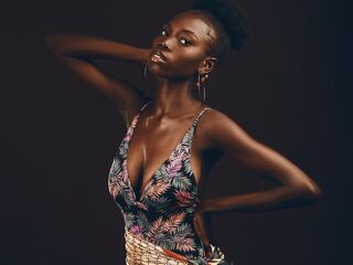 nude cam pic IssaJenner