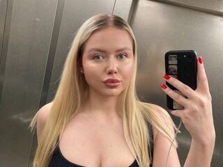 cam girl playing with sextoy JuliaRupert