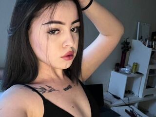 camgirl fingering shaved pussy KitaTomson