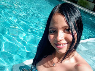 closeup webcam LauraVelle