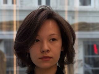 naked cam girl fingering pussy LauretteBumba