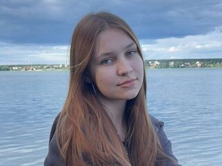 hot strip tease webcam LeaDeeg