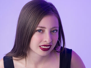 cam girl playing with dildo LennaPhillips