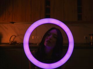 shower live cam LessyLuiz