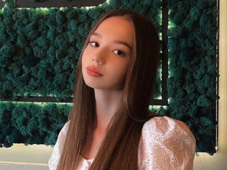 camgirl fingering shaved pussy LibbieFaragher