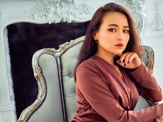 naughty camgirl masturbating with vibrator LillianYork