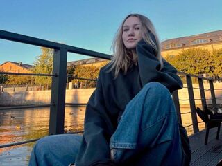 topless cam girl LillyStill