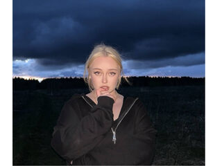 nude camgirl picture LitaBloom