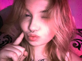 naked webcam girl fingering LucileSharples