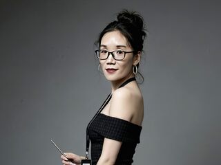 camgirl masturbating with dildo LunaChen