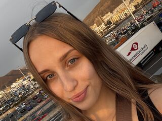 camslut topless LunaDarkwood