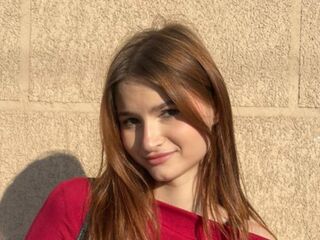 web cam show MadelynWealer