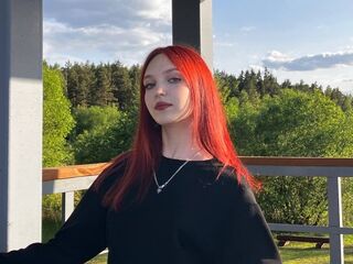 naked camgirl MagaretMontie